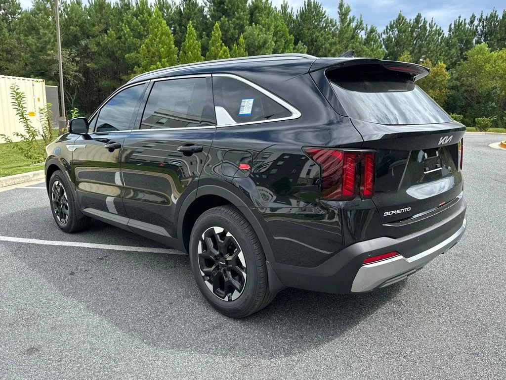 New 2026 Black Kia S image 5