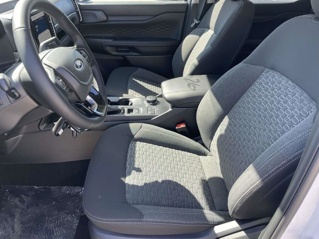 New 2026 Oxford White Ford XLT image 13