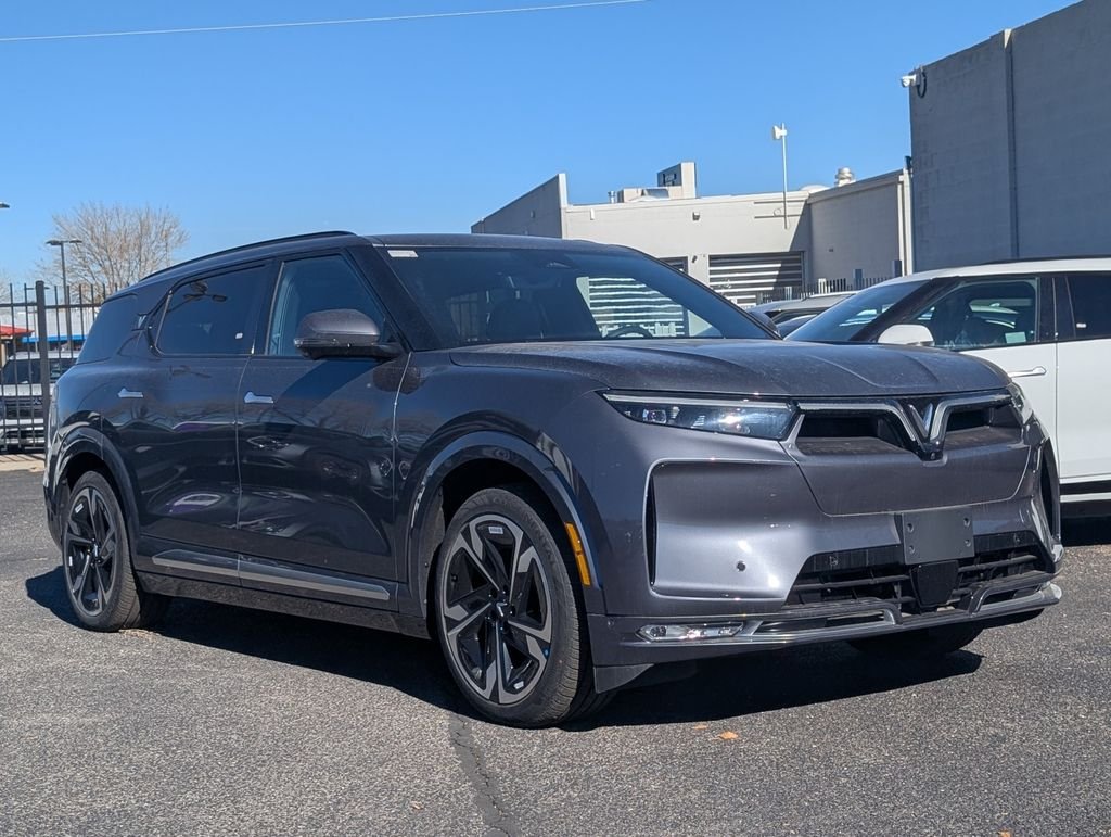 2024 VinFast VF 9 PLUS