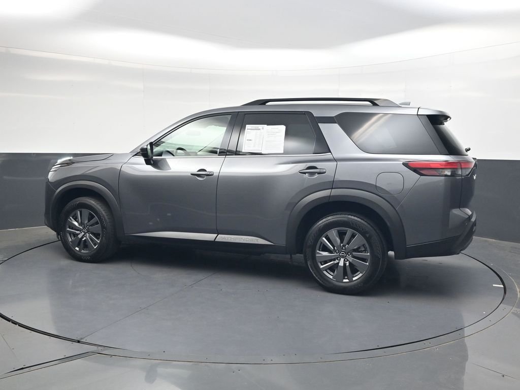 Used 2025 Gray Nissan SV image 8