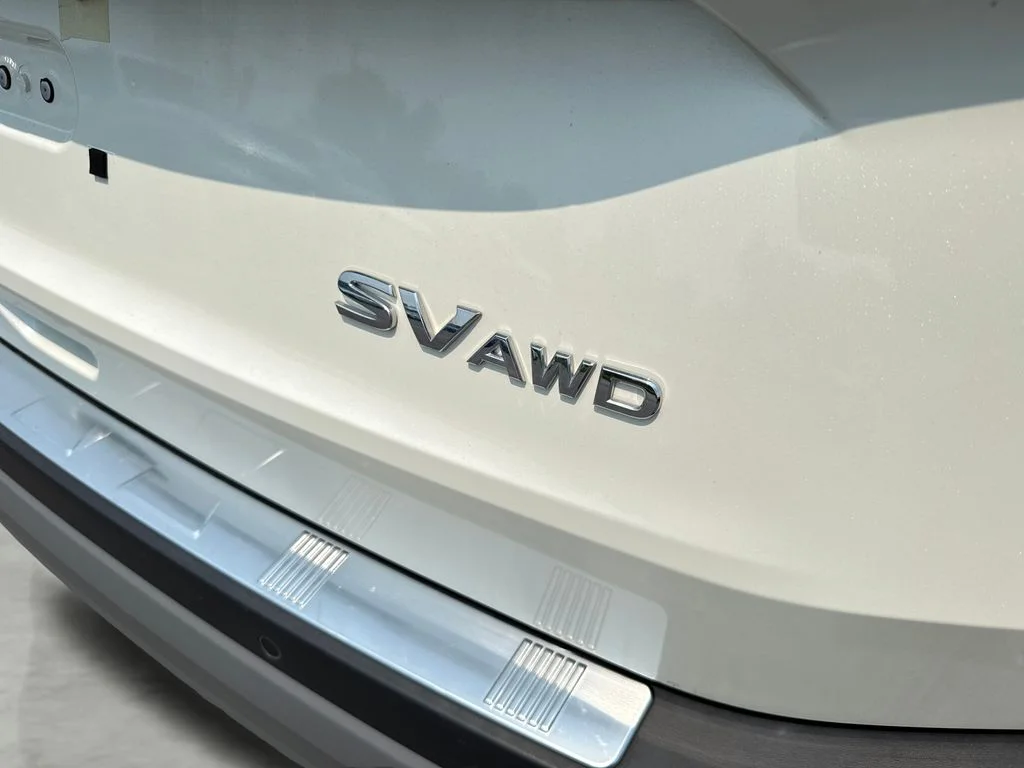 Used 2023 White Nissan SV image 9