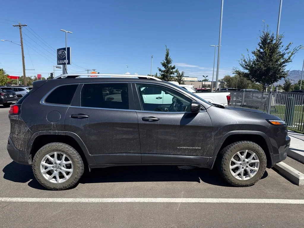 Used 2016 Gray Jeep Latitude image 4