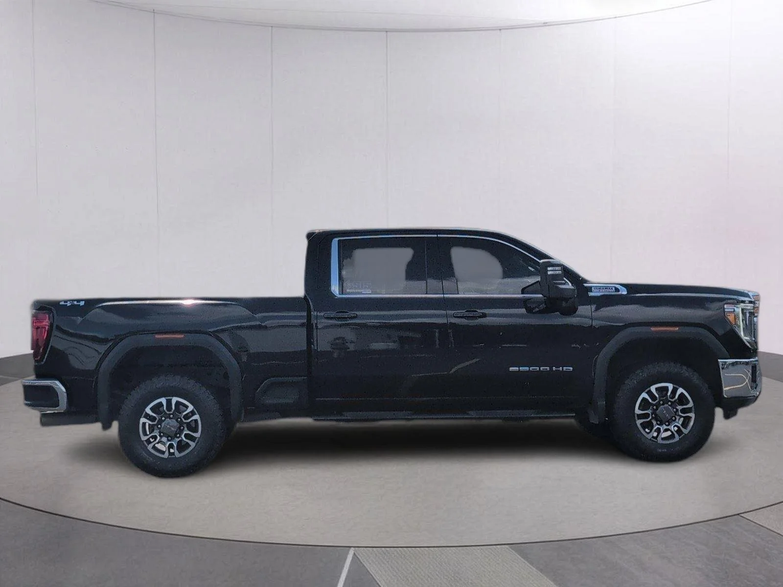 Used 2022 Onyx Black GMC SLE image 8