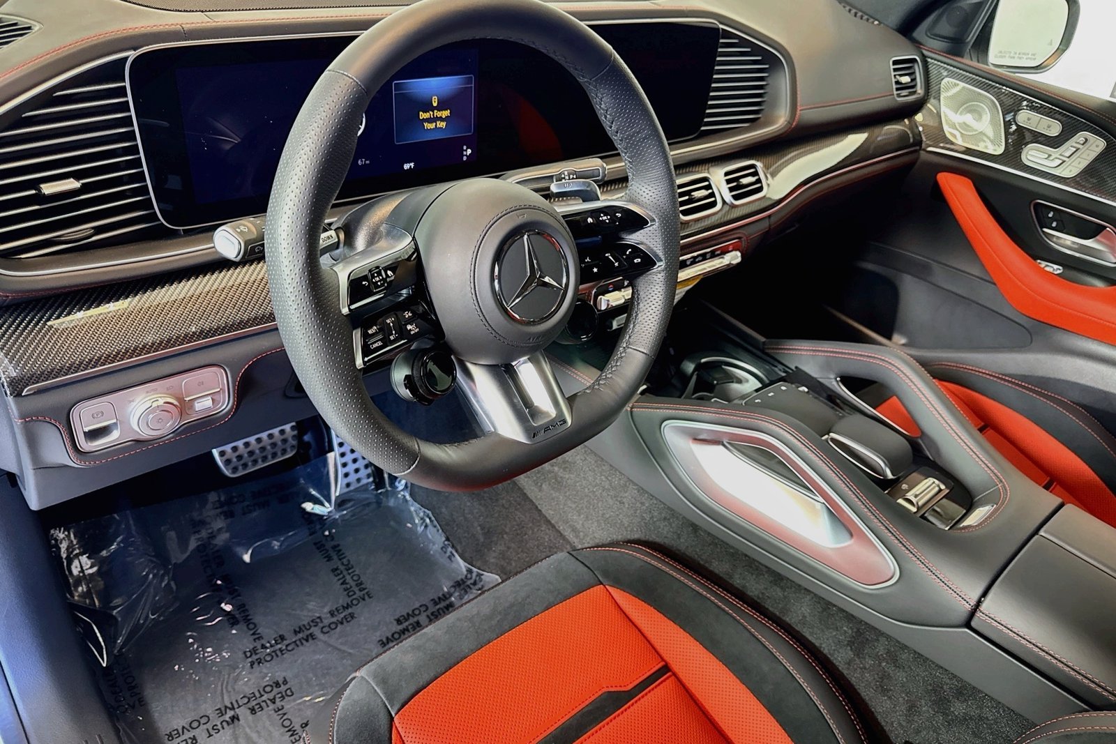New 2026 MANUFAKTUR Moonlight White Metallic Mercedes-Benz AMG® GLE 53 image 9