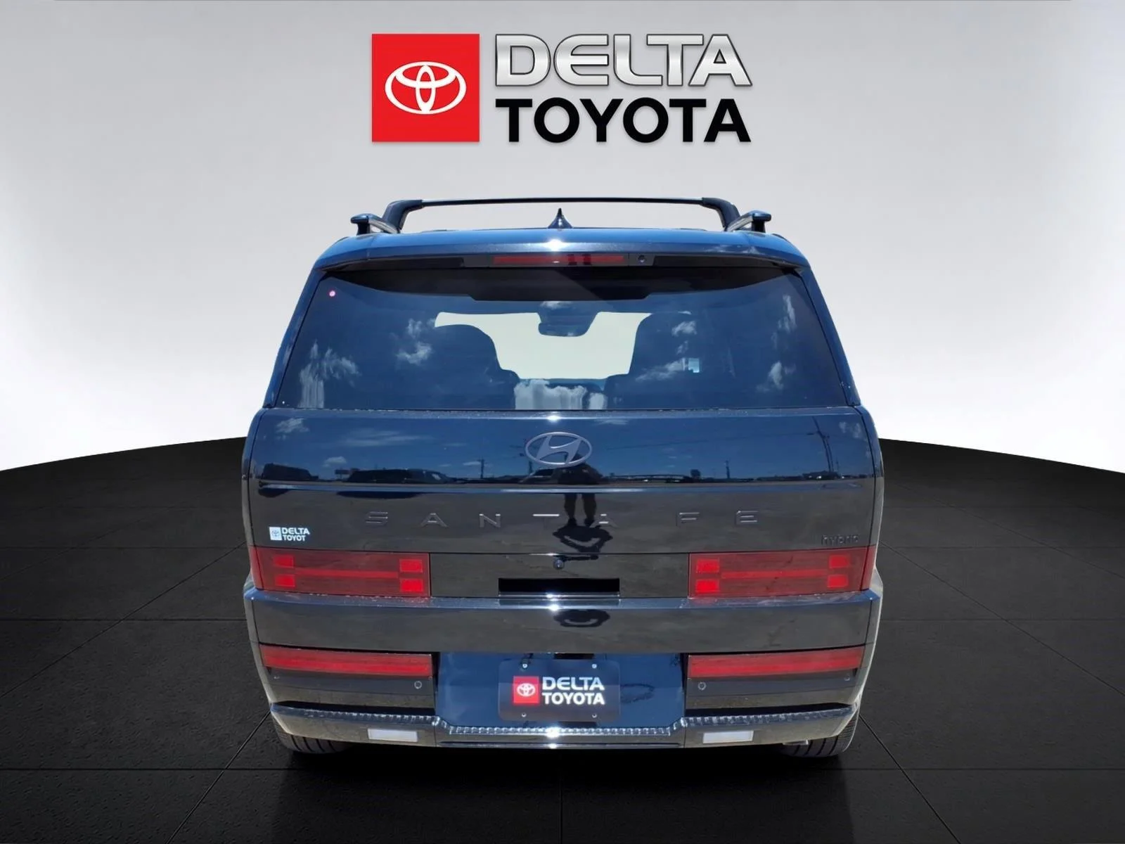 Used 2025 Phantom Black Hyundai Calligraphy image 4