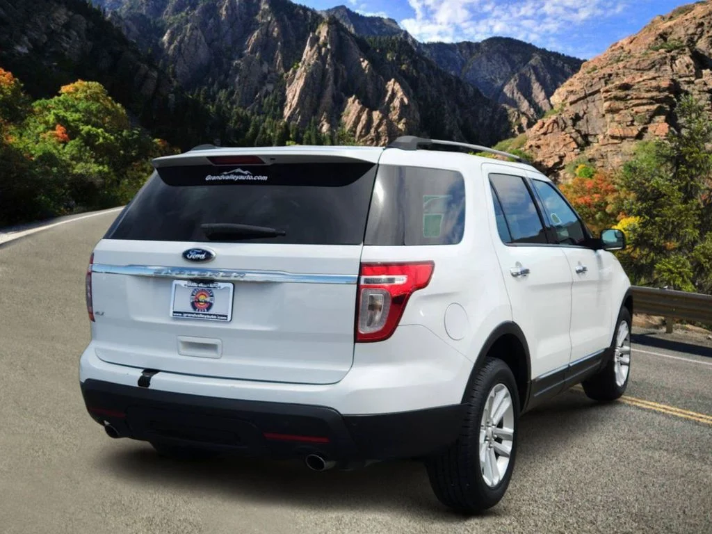 Used 2015 White Ford XLT image 3