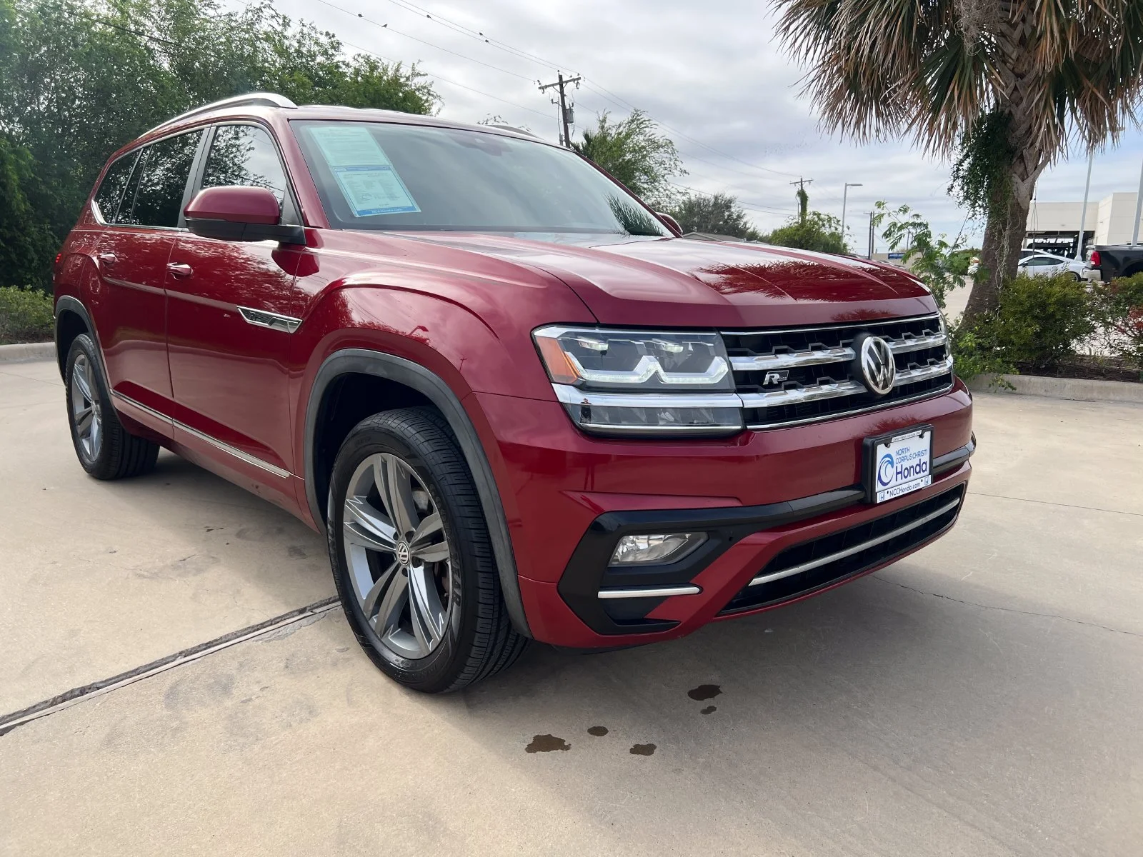 Used 2019 Red Volkswagen 3.6L V6 SE image 8