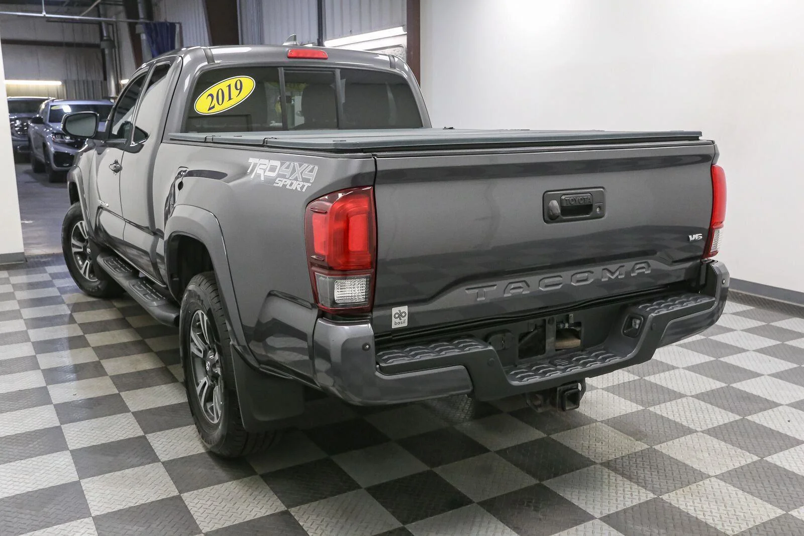 Used 2019 Magnetic Gray Metallic Toyota SR5 image 10