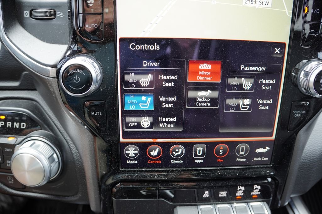 Used 2020 Diamond Black Crystal Pearlcoat Ram Laramie image 7