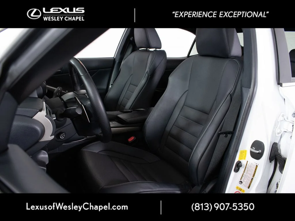 Used 2018 White Lexus 350 image 21