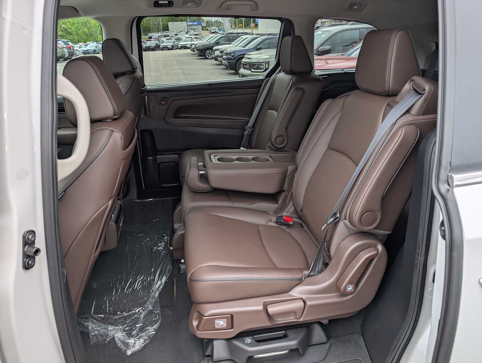 New 2026 Platinum White Pearl Honda Touring image 23