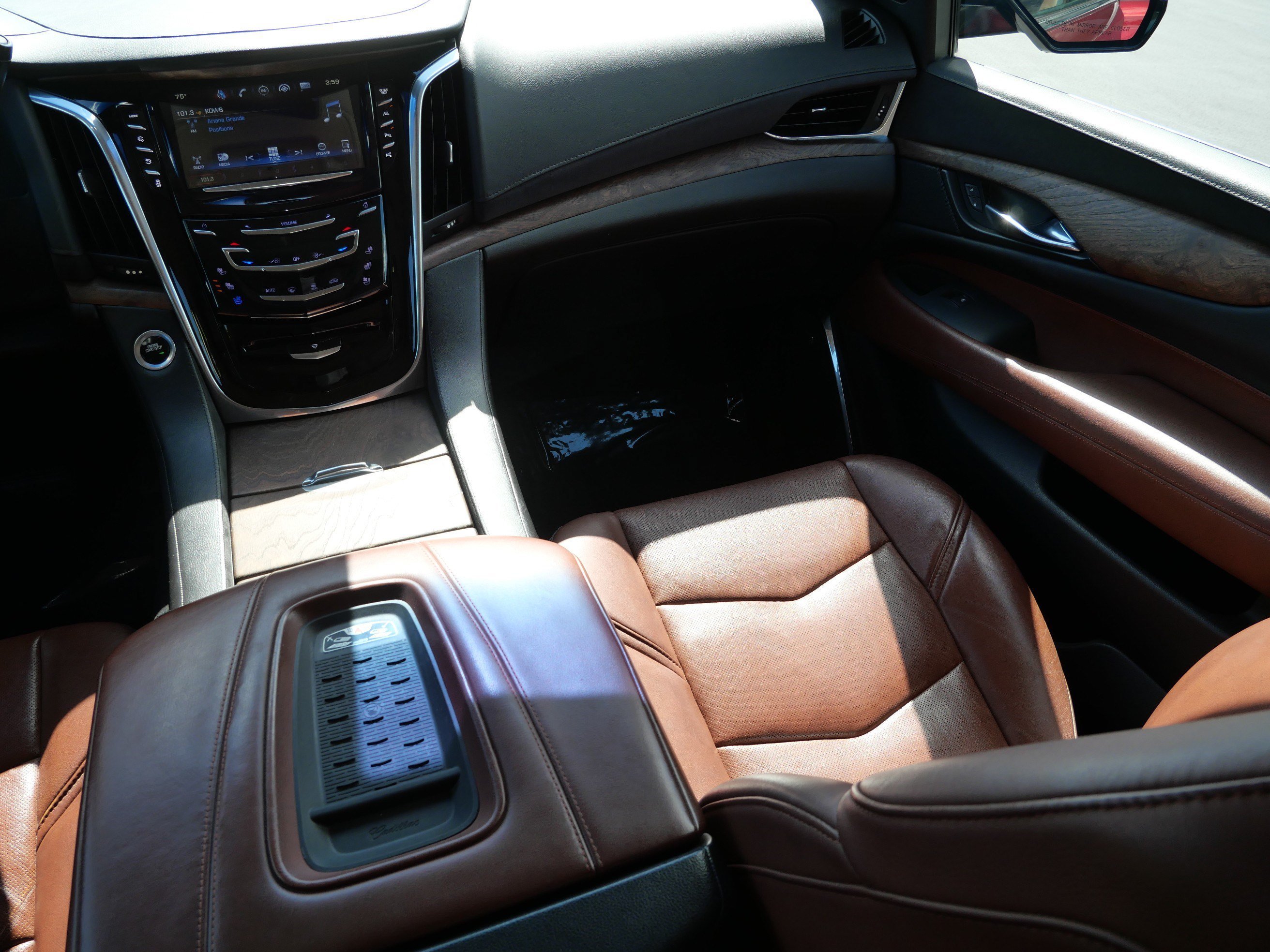 Used 2017 RED PASSION TINTCOAT Cadillac Luxury image 9