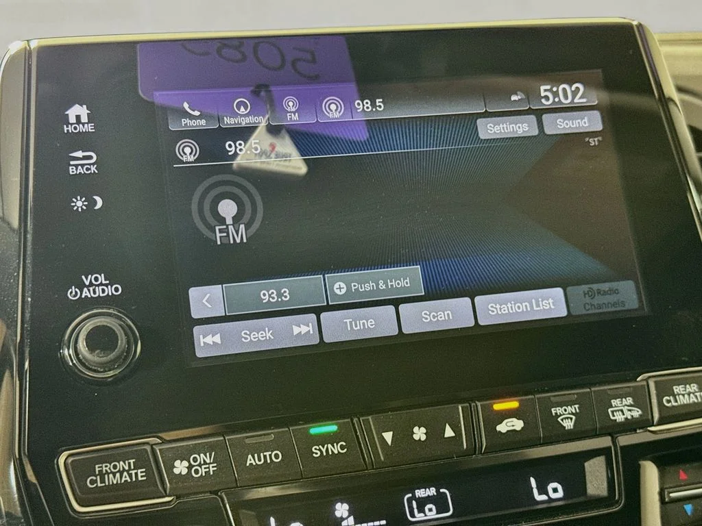 Used 2018 Silver Honda Touring image 17