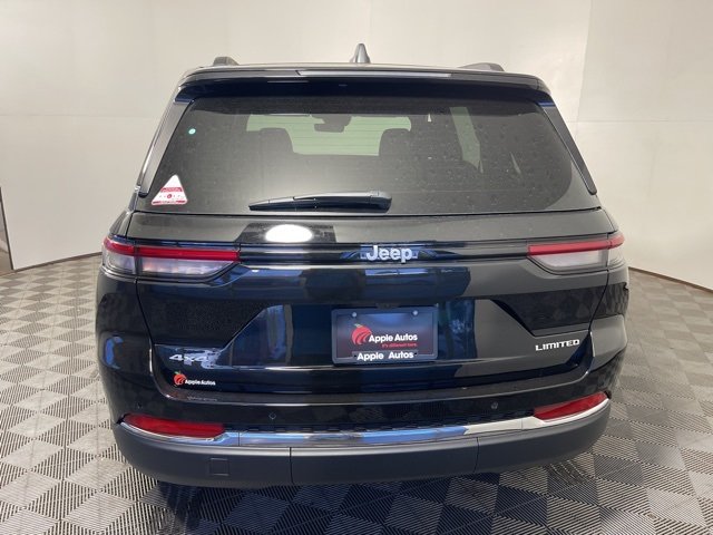 2025 Jeep Grand Cherokee Limited photo 3