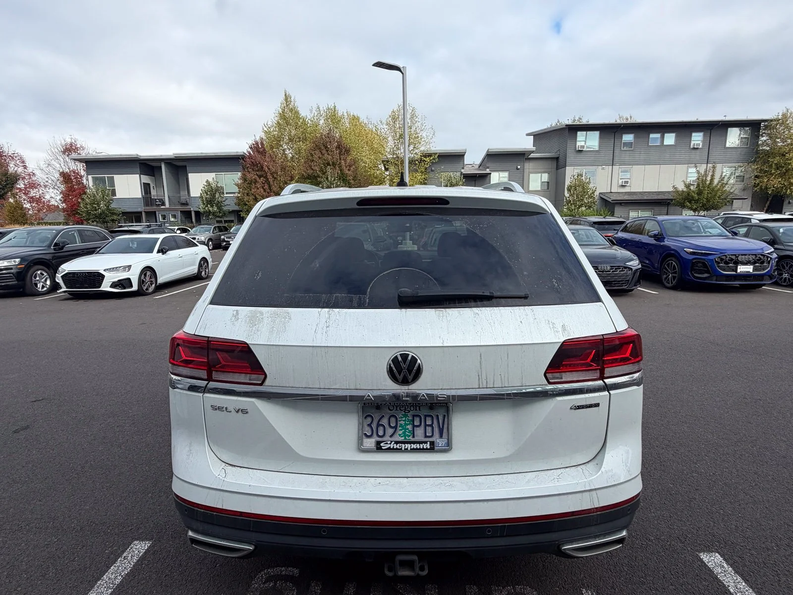 Used 2023  Volkswagen SEL image 4