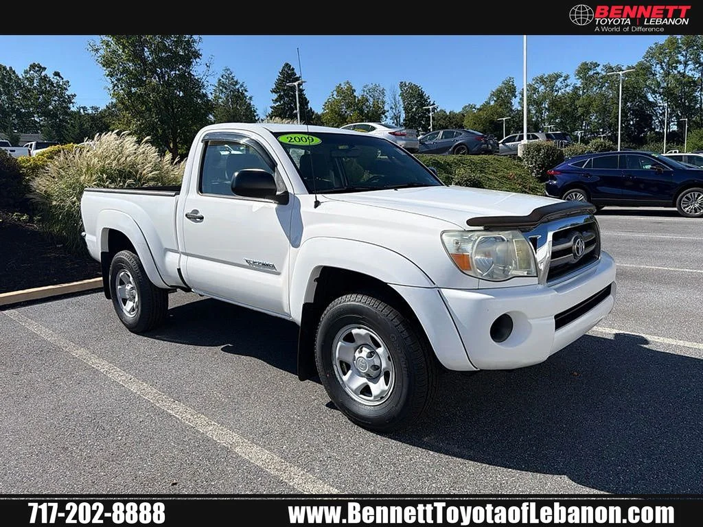 Used 2009 White Toyota Base image 1