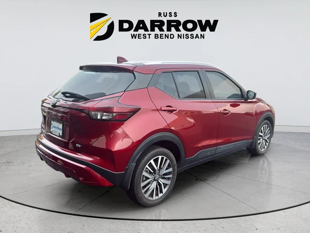 Used 2023 Red Nissan SV image 5