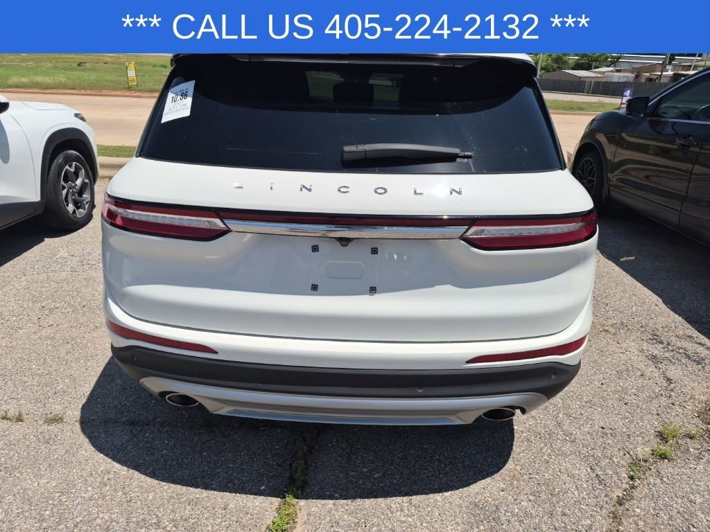Used 2021 White Lincoln Standard image 10