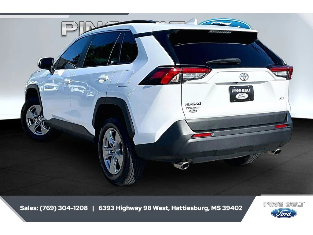 Used 2024 Ice Cap Toyota XLE image 2