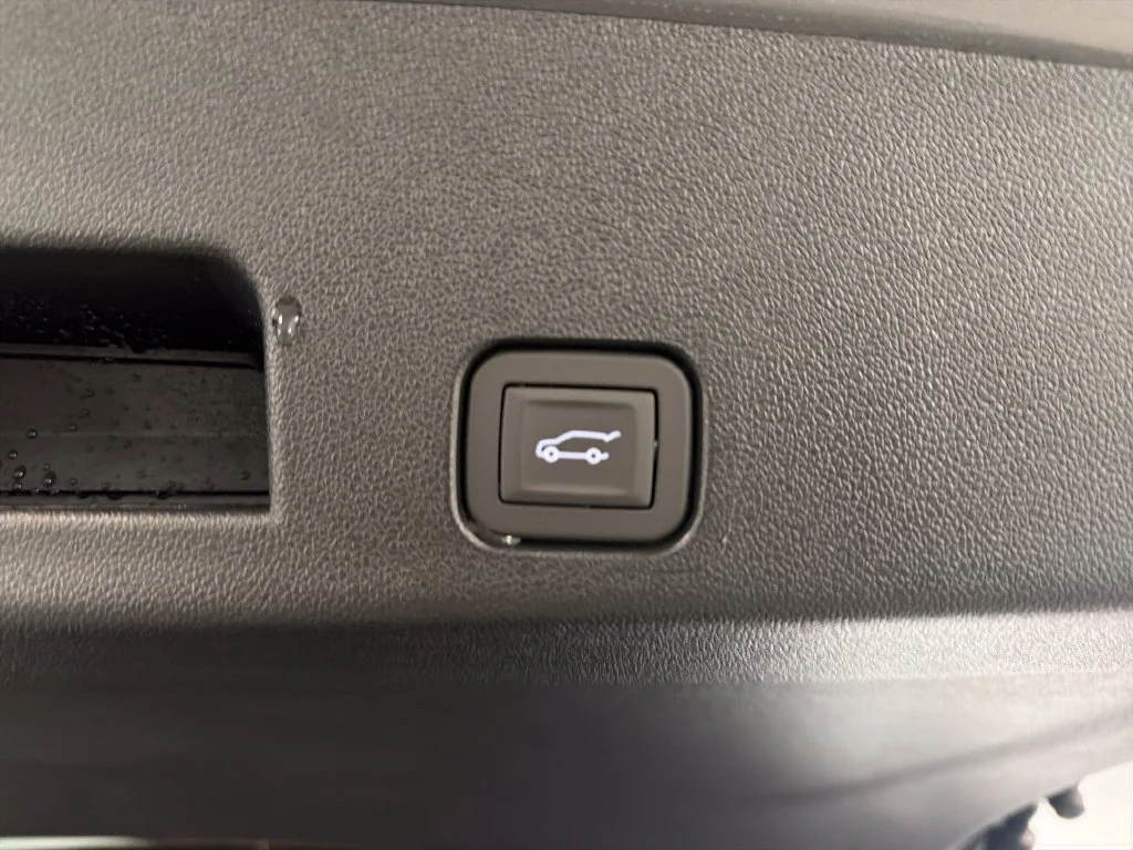 New 2027 Sterling Gray Metallic Chevrolet LT image 9