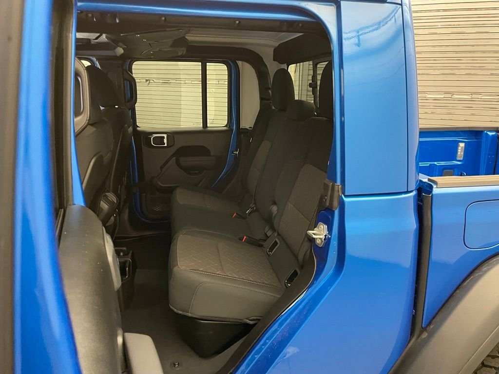 New 2026 Hydro Blue Pearl-Coat Exterior Paint Jeep Mojave image 16