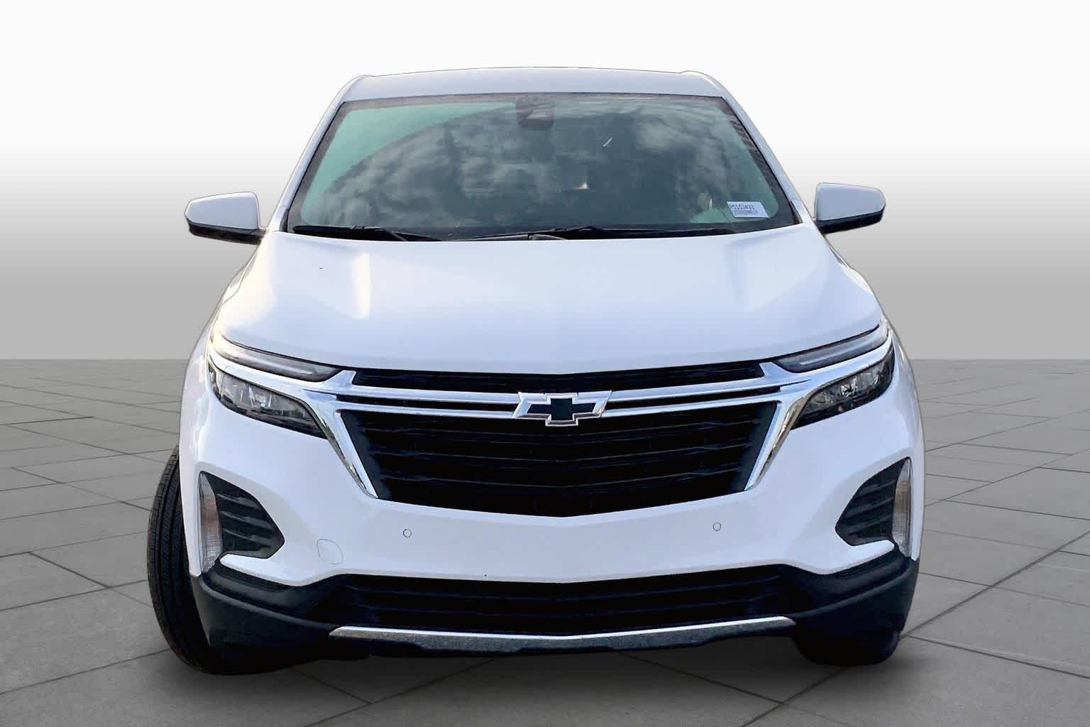 Used 2024 Summit White Chevrolet LT image 4