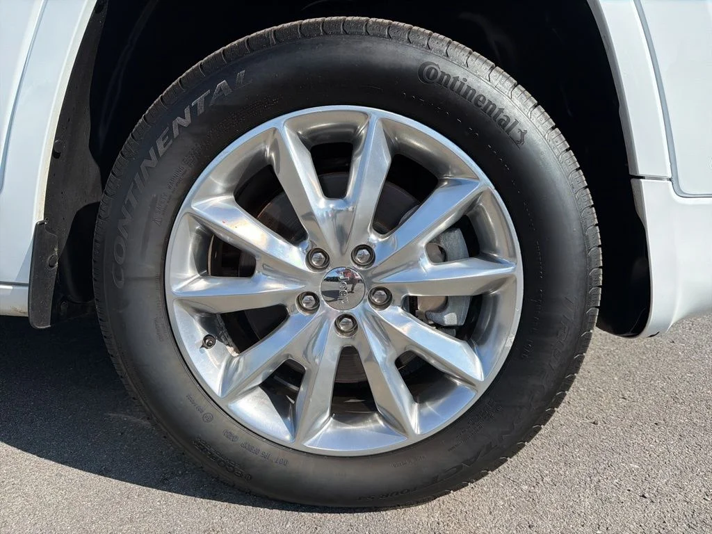 Used 2018 White Jeep Overland image 12