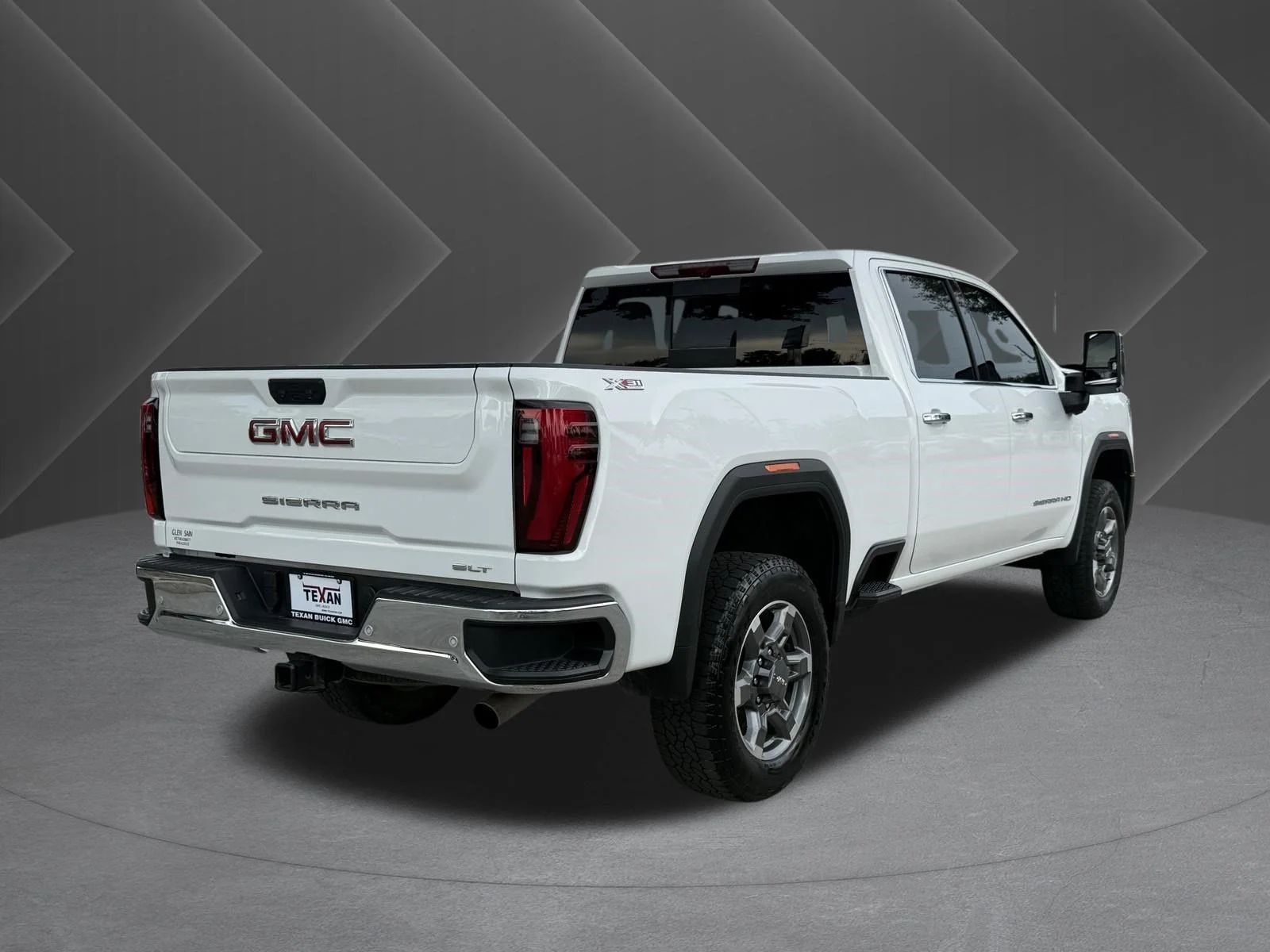 Used 2025 Summit White GMC SLT image 4