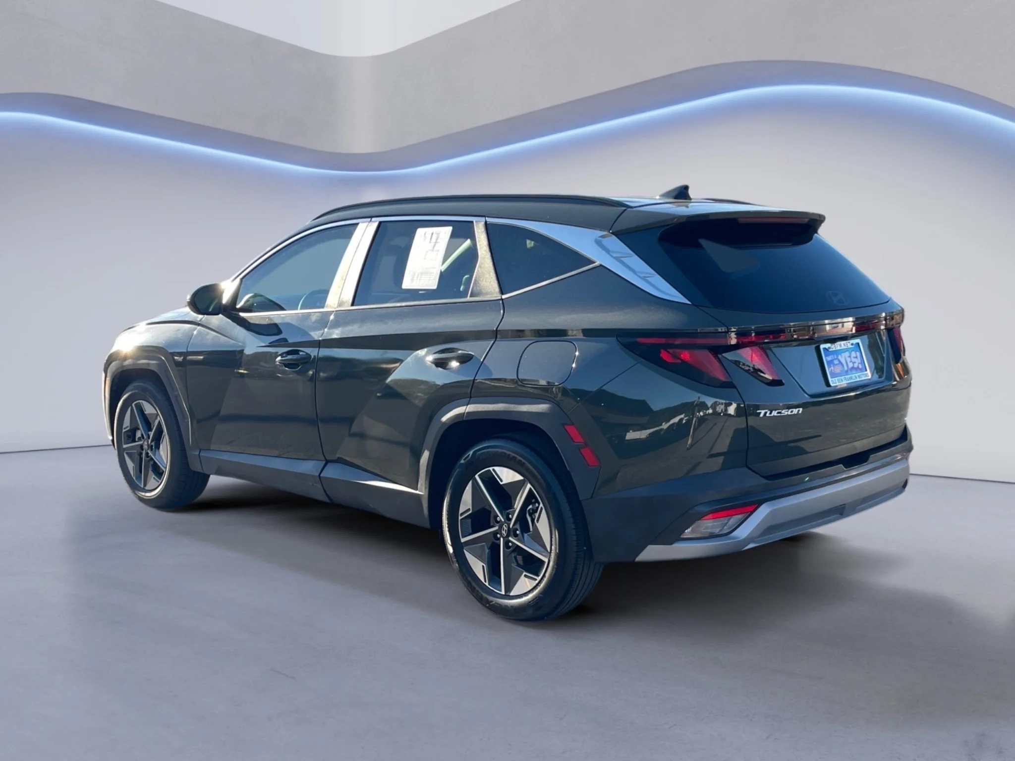 Used 2025 Rockwood Green Hyundai SEL image 3