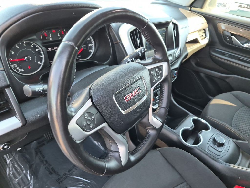 Used 2018 White GMC SLE image 17