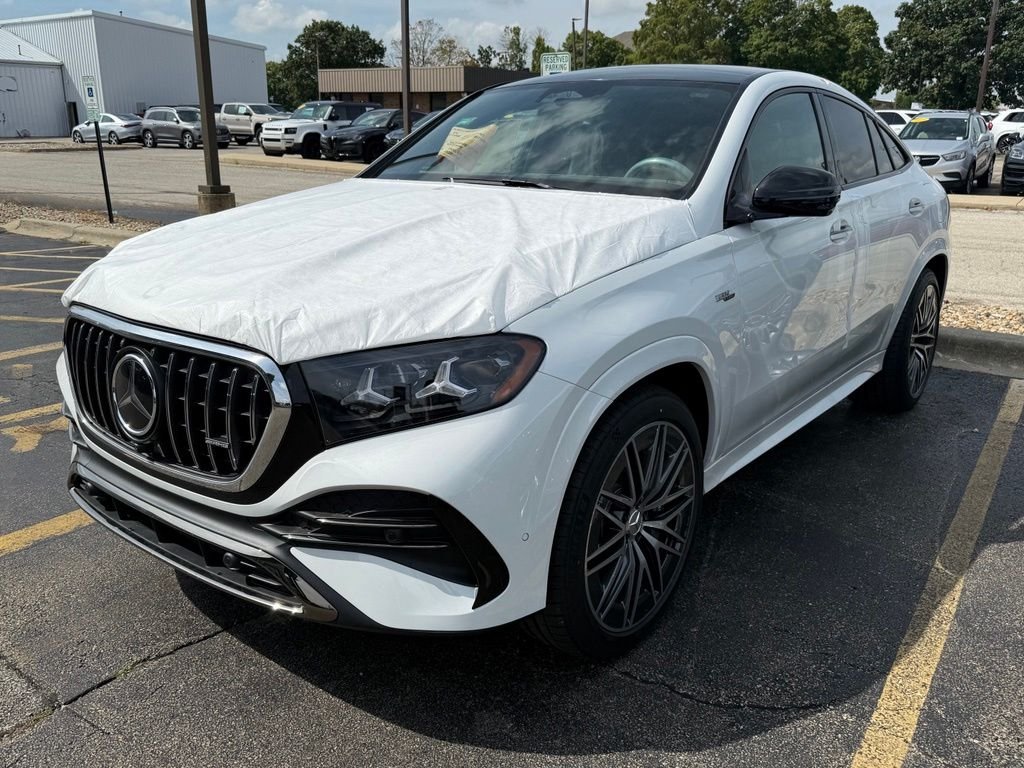 New 2027 MANUFAKTUR Moonlight White Metallic Mercedes-Benz AMG® GLE 53e 4MATIC+ Coupe image 4