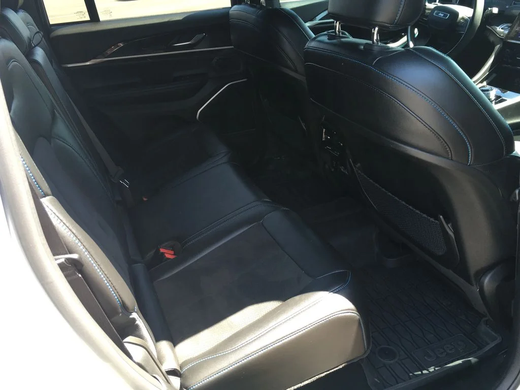 Used 2024 Silver Jeep Trailhawk 4xe image 8