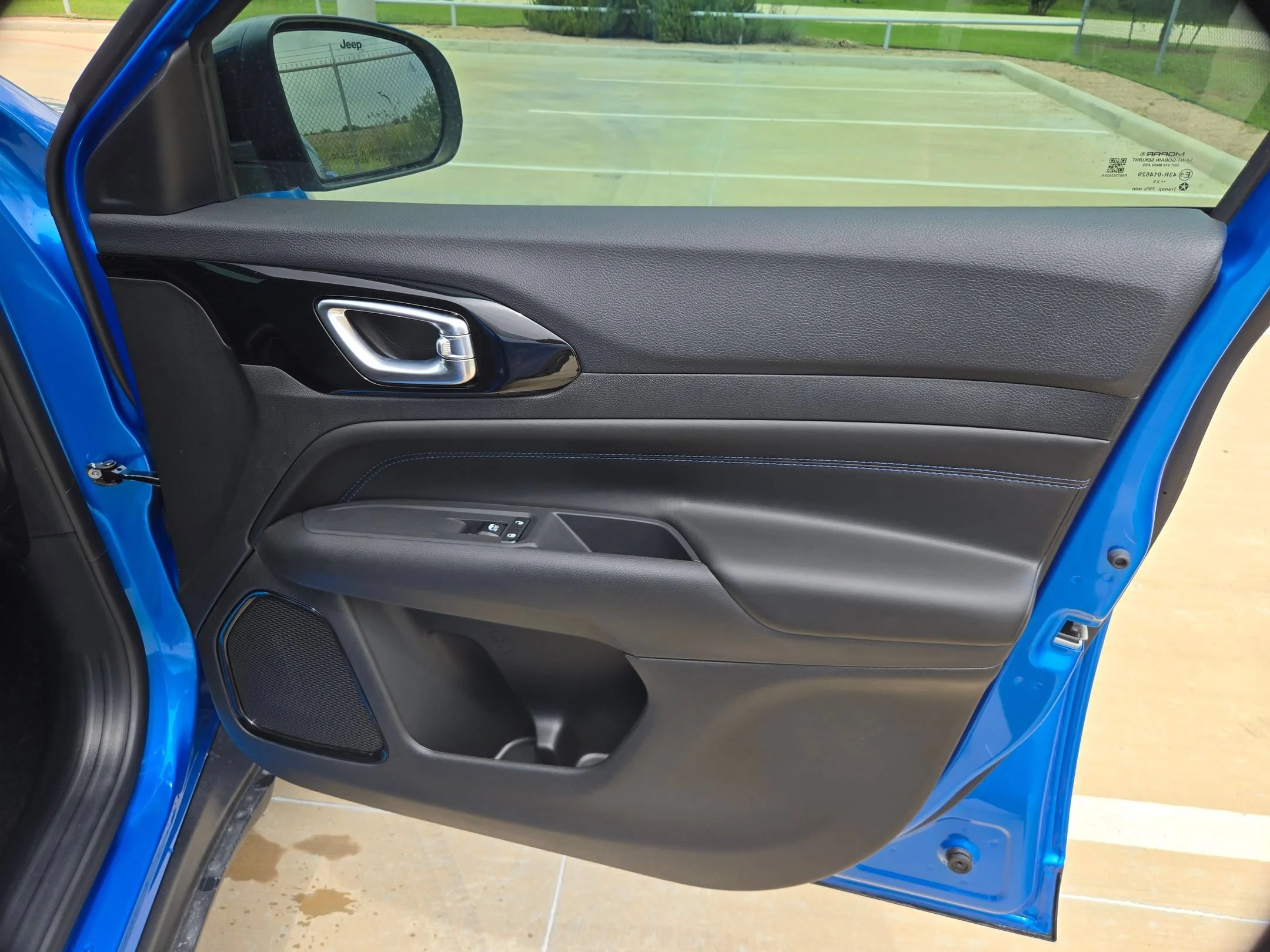 New 2026 Hydro Blue Pearlcoat Jeep Latitude image 27