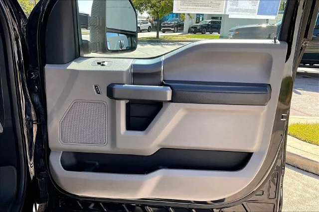 Used 2018 Shadow Black Ford XLT image 23
