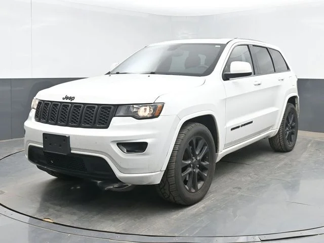 Used 2019 Bright White Clearcoat Jeep Altitude image 5