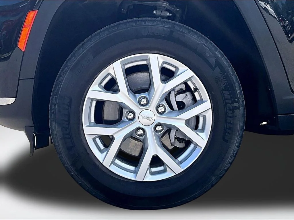 Used 2023 Black Jeep Limited image 10