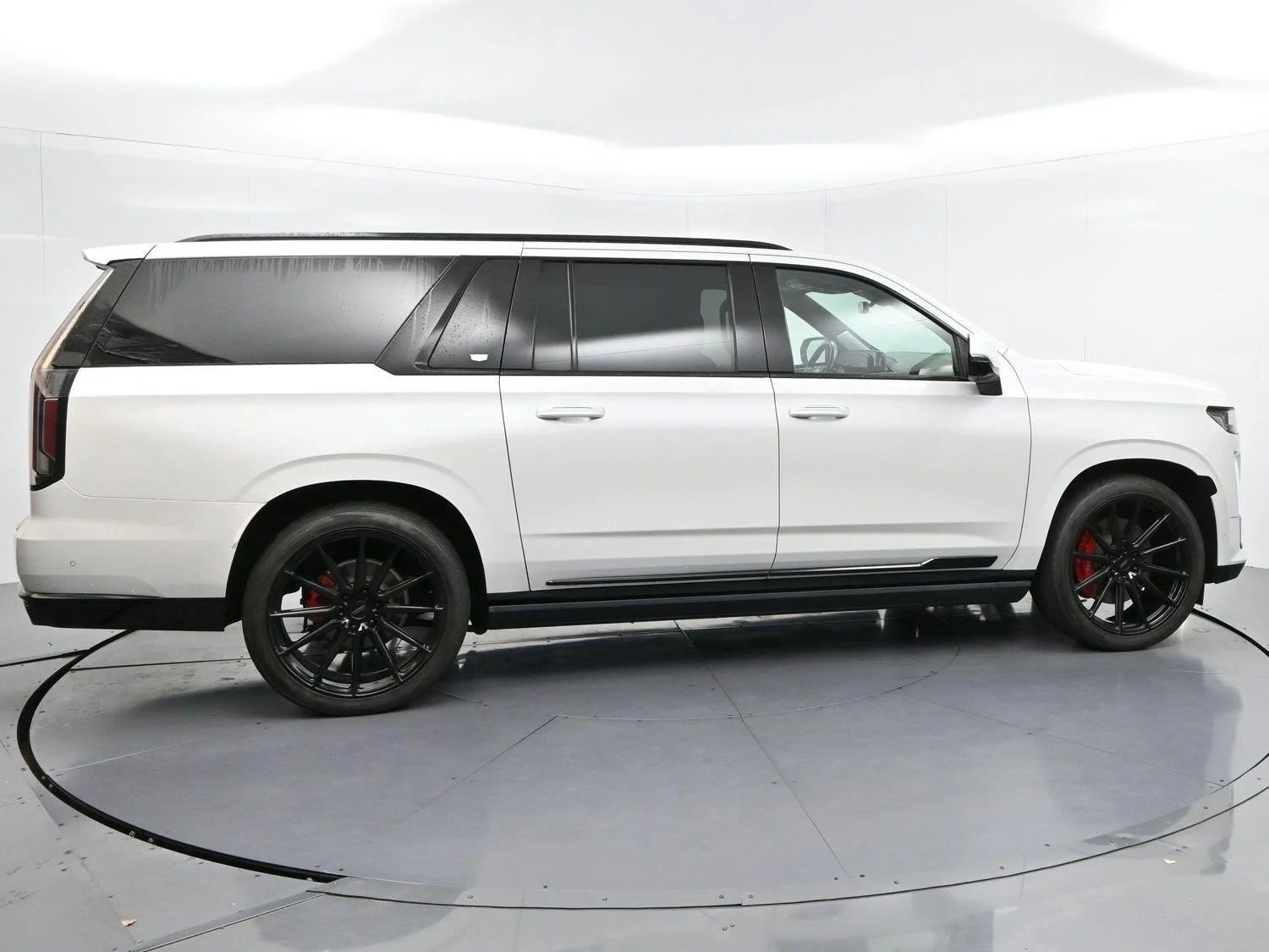 Used 2021 Crystal White Tricoat Cadillac Sport Platinum image 8