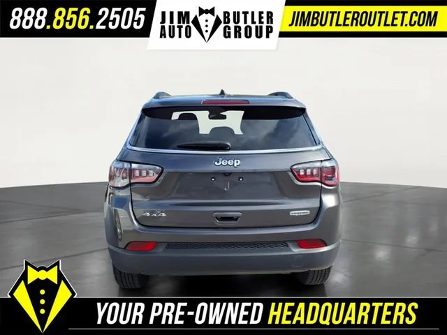 Used 2024  Jeep Latitude image 24