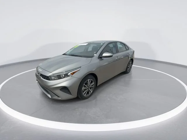 Used 2023 Gray Kia LXS image 4