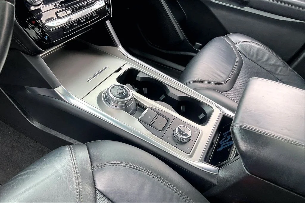 Used 2022 Gray Ford Platinum image 16