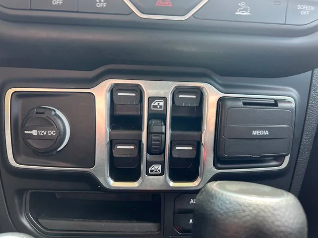 Used 2022  Jeep Unlimited High Tide image 23