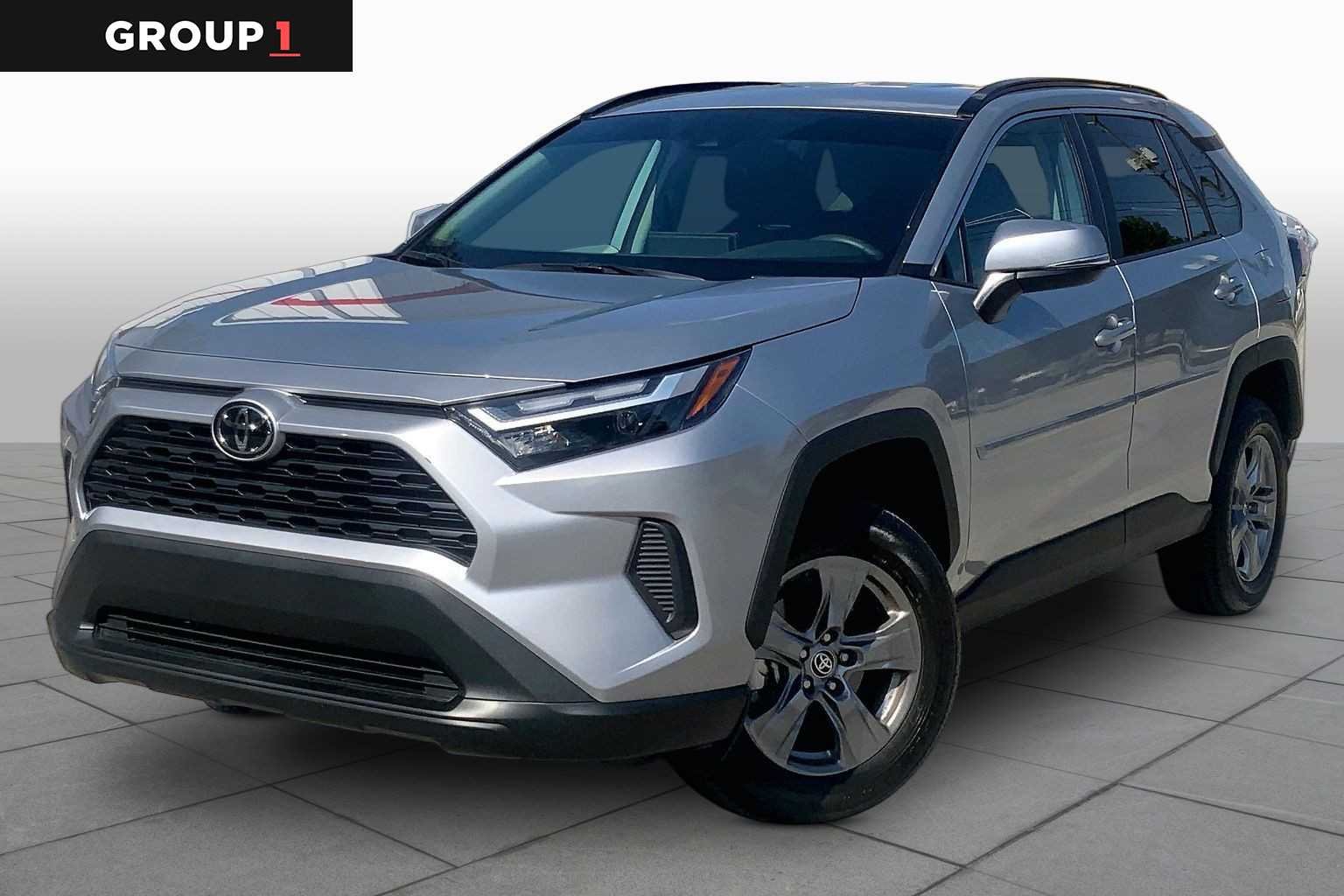 2024 Toyota RAV4 XLE AWD's photo