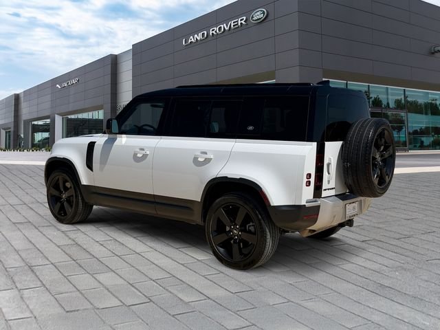 Used 2022 White Land Rover S image 3