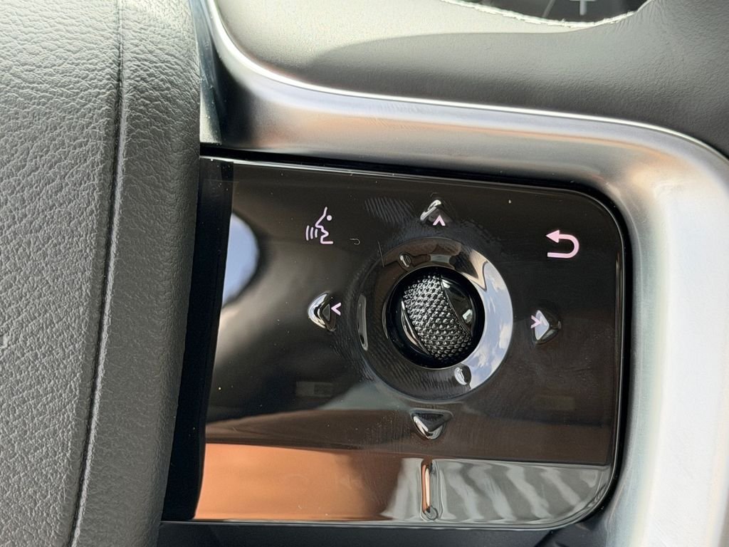 New 2027 RADIANT WHITE INFINITI Luxe 4WD image 27