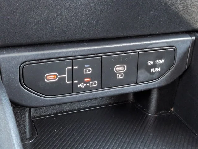 Used 2025 Black Kia LXS image 20