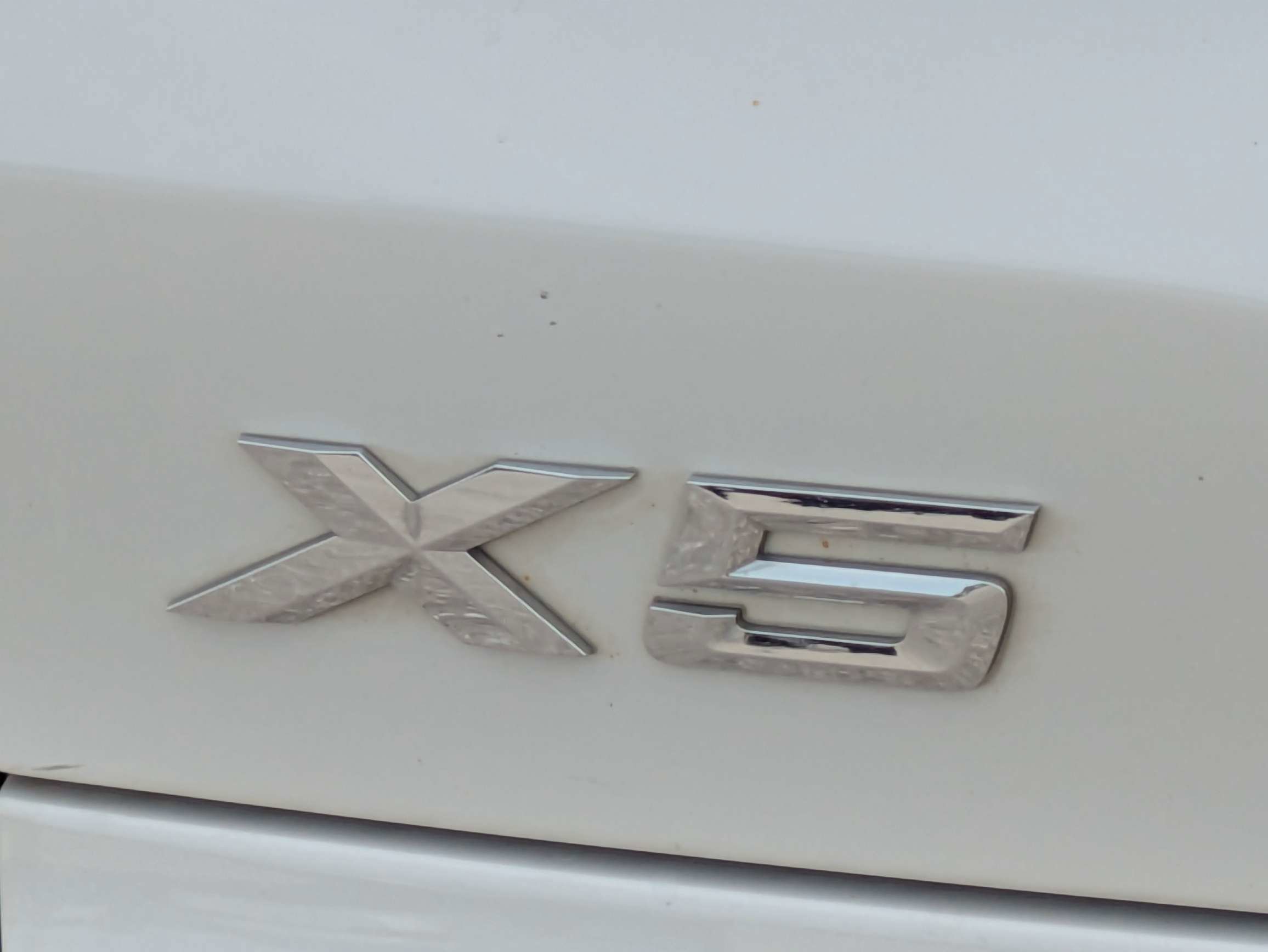Used 2023 Mineral White Metallic BMW xDrive40i image 14