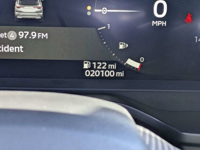 Used 2025 White Mitsubishi SE image 33