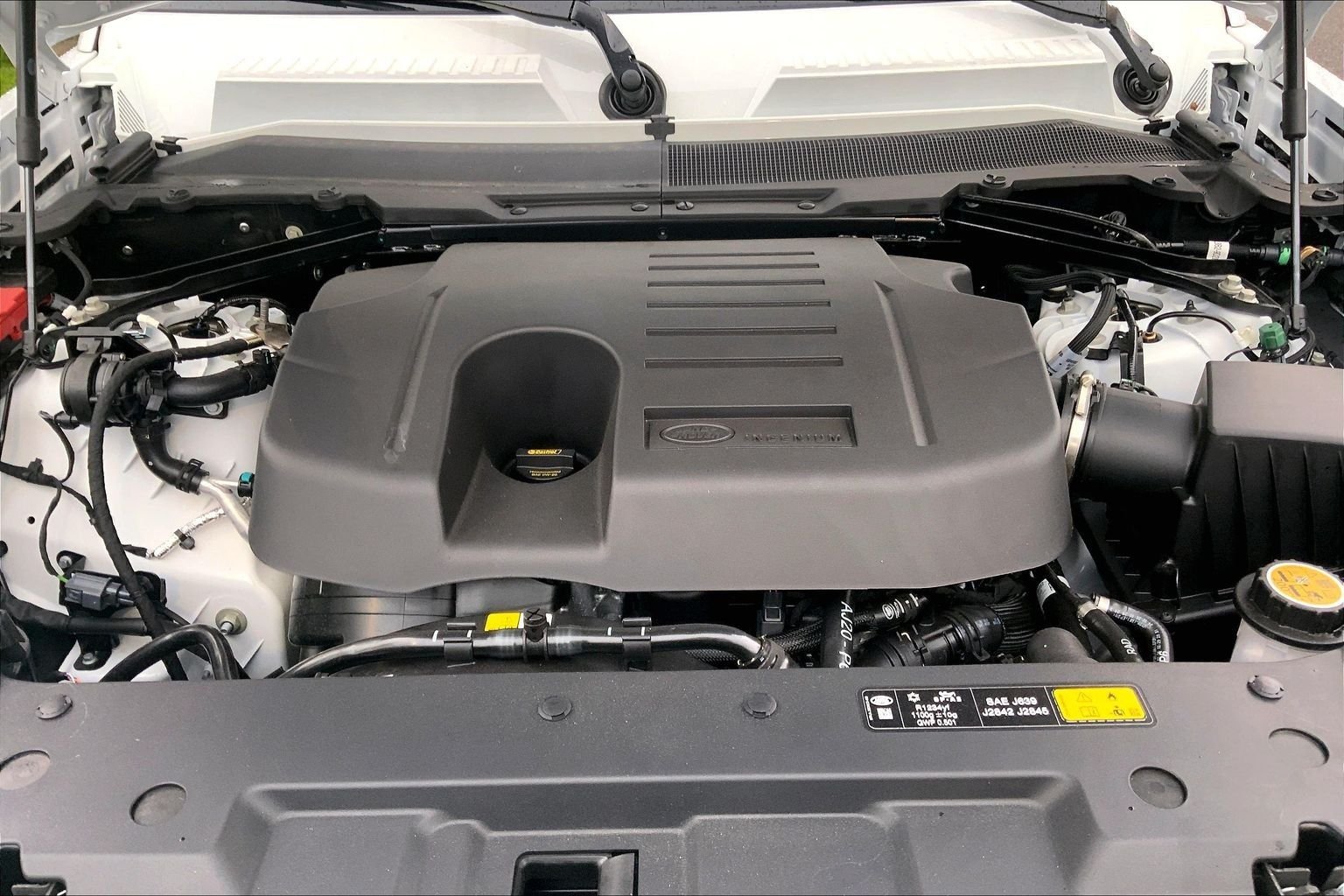 New 2026 Fuji White Land Rover S image 16