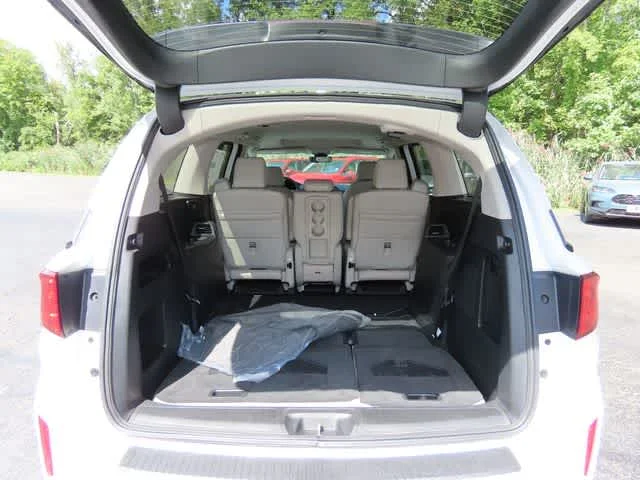 New 2026 Platinum White Pearl Honda EX-L image 10