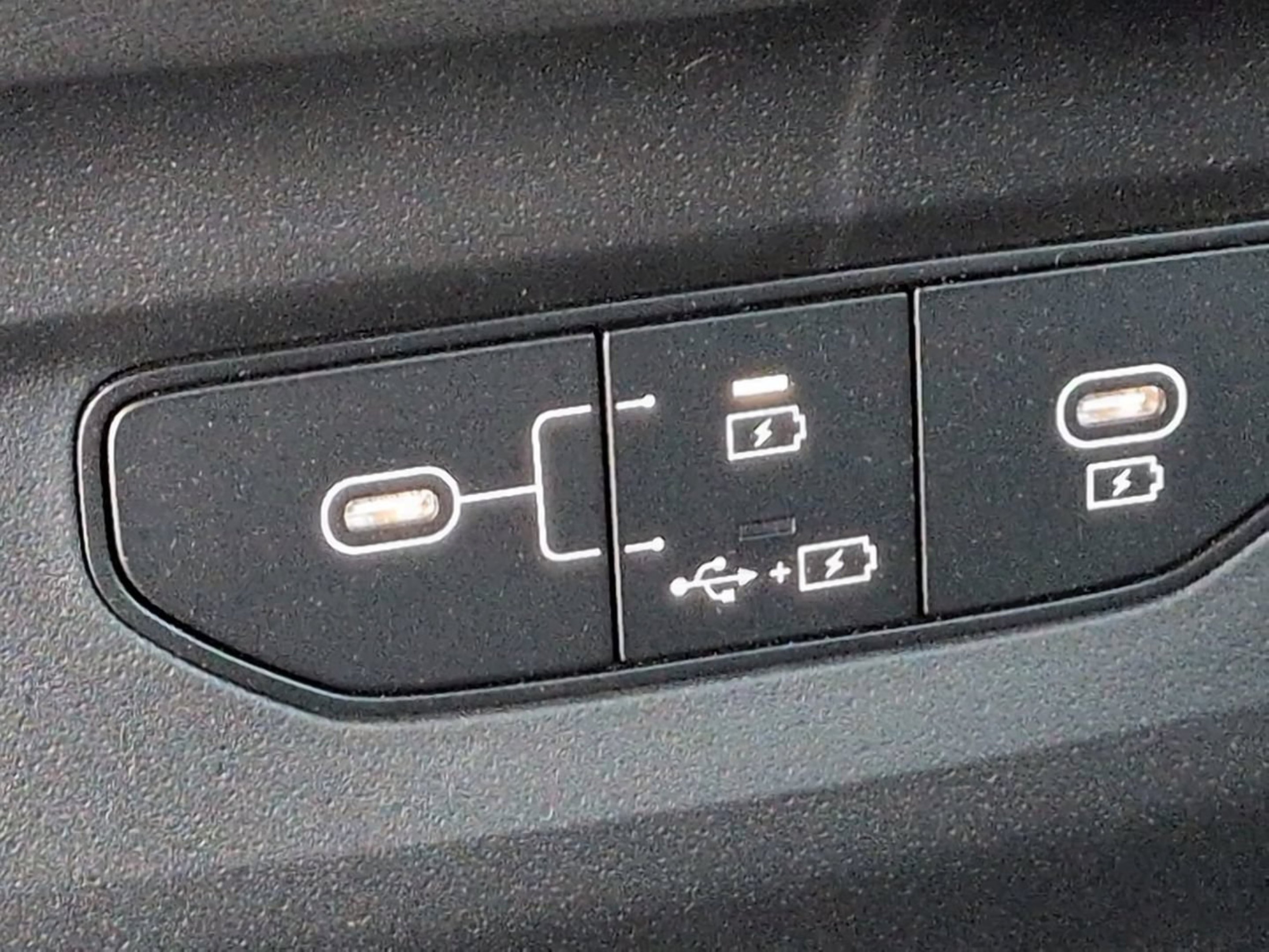 Certified Used 2025 Glacier White Pearl Kia Light image 21